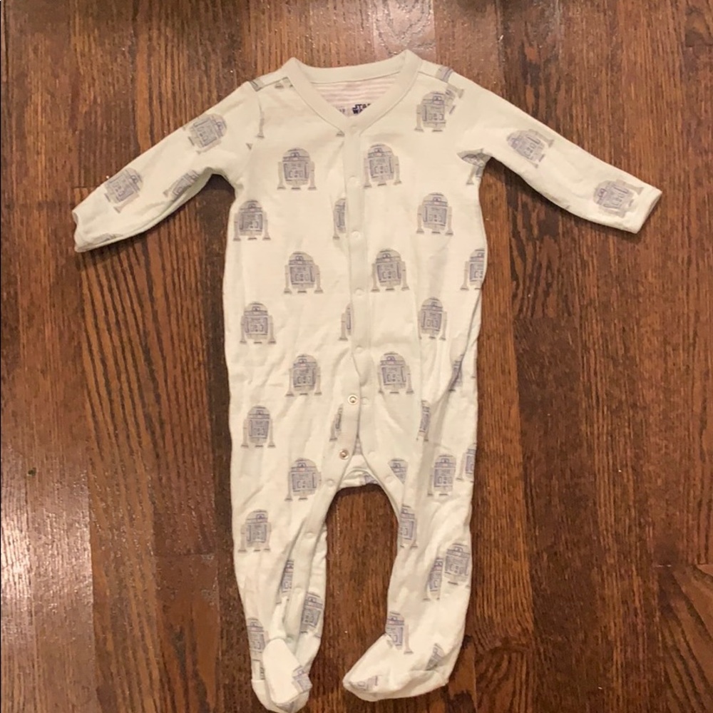 New! GAP Star Wars footed onesie 6-9m
